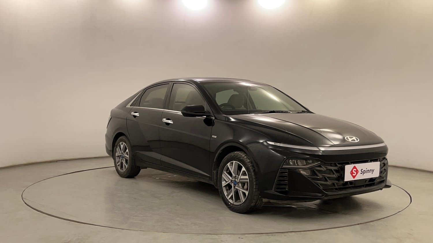 Used 2023 Hyundai Verna SX (O) 1.5 VTVT IVT Petrol Automatic exterior RIGHT FRONT CORNER VIEW