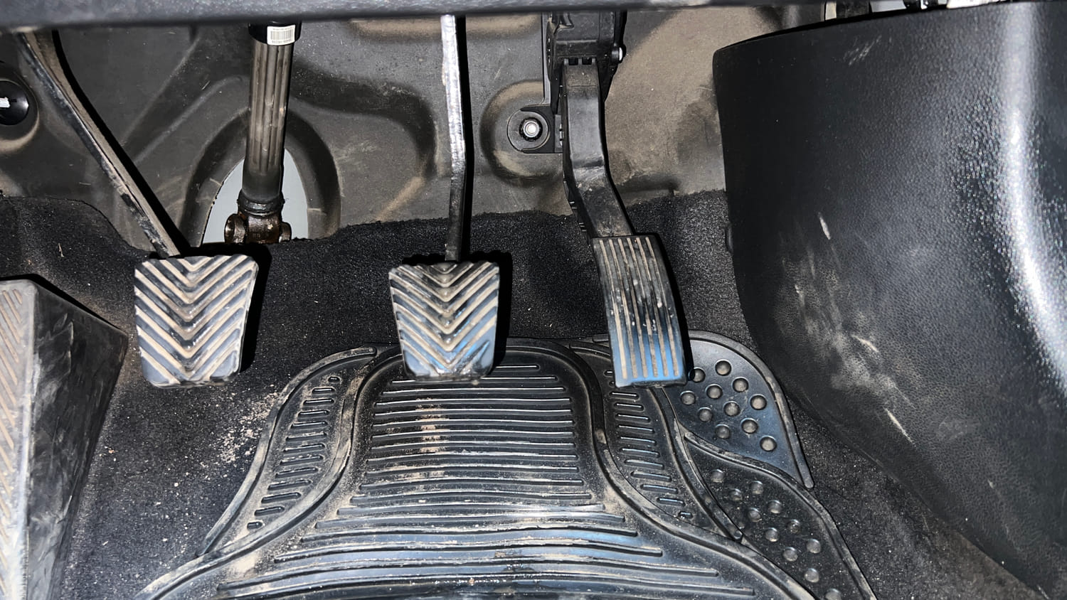 Used 2017 Hyundai Elite i20 Sportz 1.2 Petrol Manual interior PEDALS VIEW