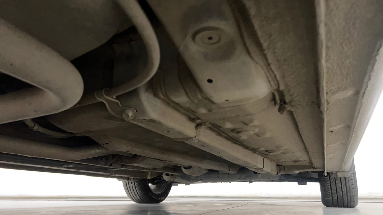 Used 2023 Hyundai Verna SX (O) 1.5 VTVT IVT Petrol Automatic extra REAR RIGHT UNDERBODY VIEW