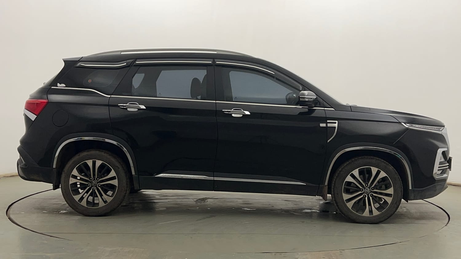 Used 2022 MG Motors Hector Sharp 1.5 Petrol Turbo Hybrid MT Hybrid Manual exterior RIGHT SIDE VIEW