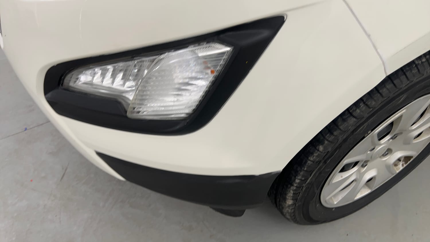 Used 2021 Ford EcoSport Ambiente 1.5L TDCi Diesel Manual dents MINOR SCRATCH