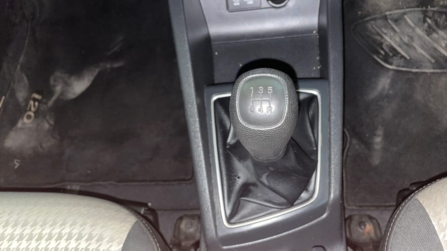 Used 2018 Hyundai Elite i20 Magna Executive 1.2 Petrol Manual interior GEAR  KNOB VIEW