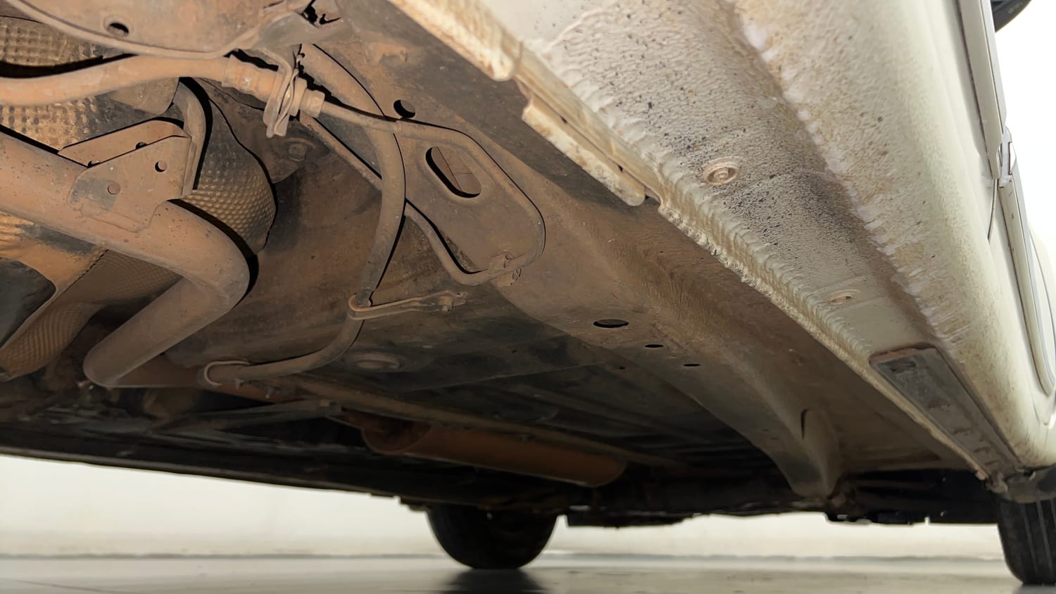 Used 2018 Maruti Suzuki Dzire VXi AMT Petrol Automatic extra REAR RIGHT UNDERBODY VIEW