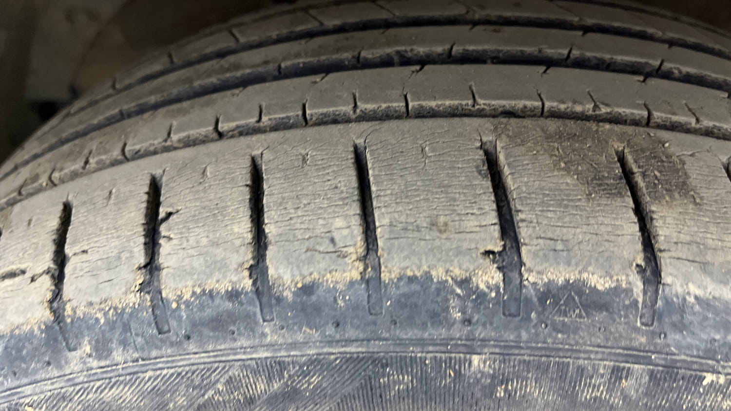 Used 2021 Maruti Suzuki Baleno Alpha Automatic Petrol Automatic tyres LEFT FRONT TYRE TREAD VIEW