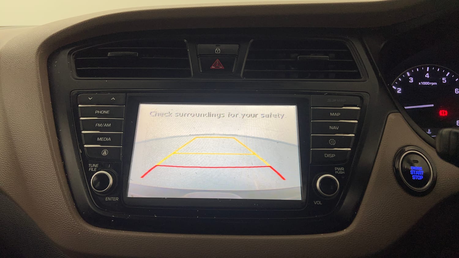 Used 2015 Hyundai Elite i20 Asta 1.2 Petrol Manual top_features Rear camera