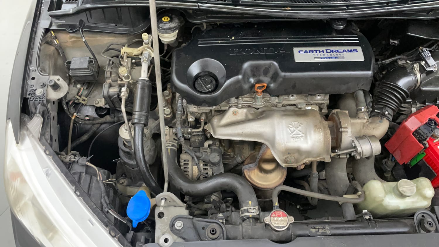 Used 2015 Honda City V Diesel Diesel Manual engine ENGINE RIGHT SIDE VIEW