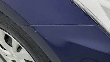 minor_scratch_0