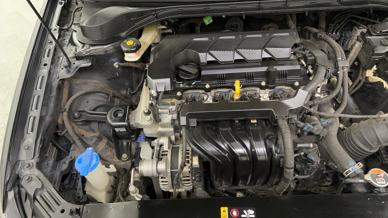 Used 2023 Hyundai Verna SX (O) 1.5 VTVT IVT Petrol Automatic engine ENGINE RIGHT SIDE VIEW