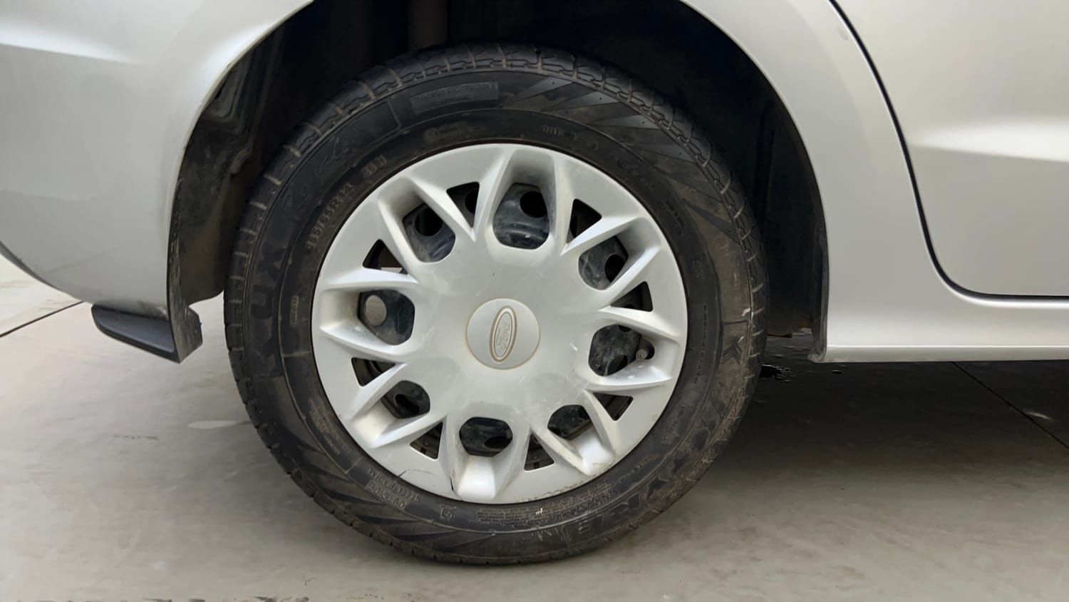 Used 2016 Ford Figo Aspire Trend 1.2 Ti-VCT Petrol Manual tyres RIGHT REAR TYRE RIM VIEW