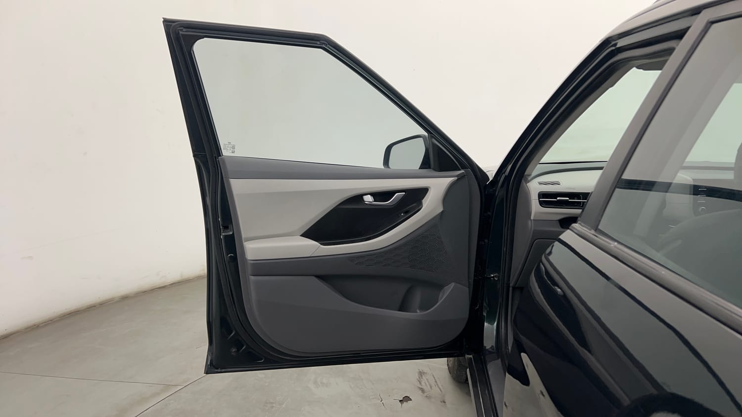 Used 2024 Hyundai Creta 1.5 MPi Petrol MT S(O) Petrol Manual interior LEFT FRONT DOOR OPEN VIEW