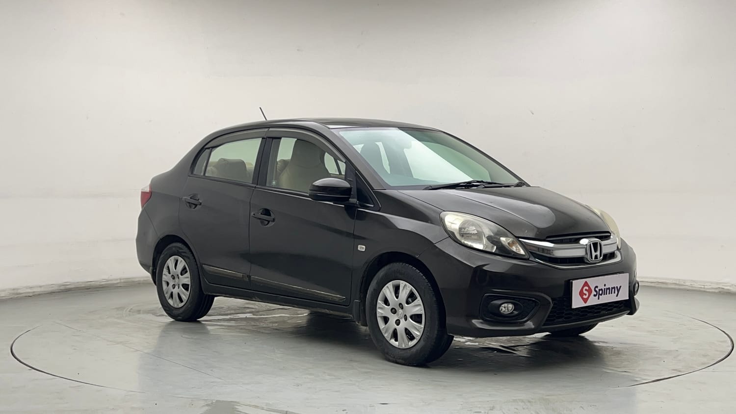 Used 2017 Honda Amaze 1.2 S i-VTEC Opt Petrol Manual exterior RIGHT FRONT CORNER VIEW
