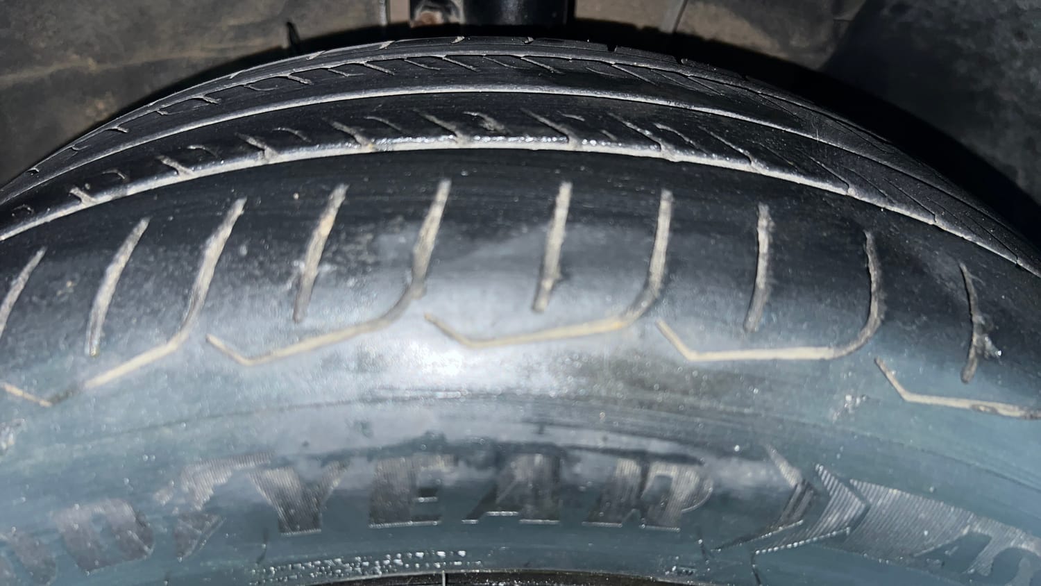 Used 2023 Hyundai Verna EX 1.5 Petrol MT Petrol Manual tyres RIGHT FRONT TYRE TREAD VIEW