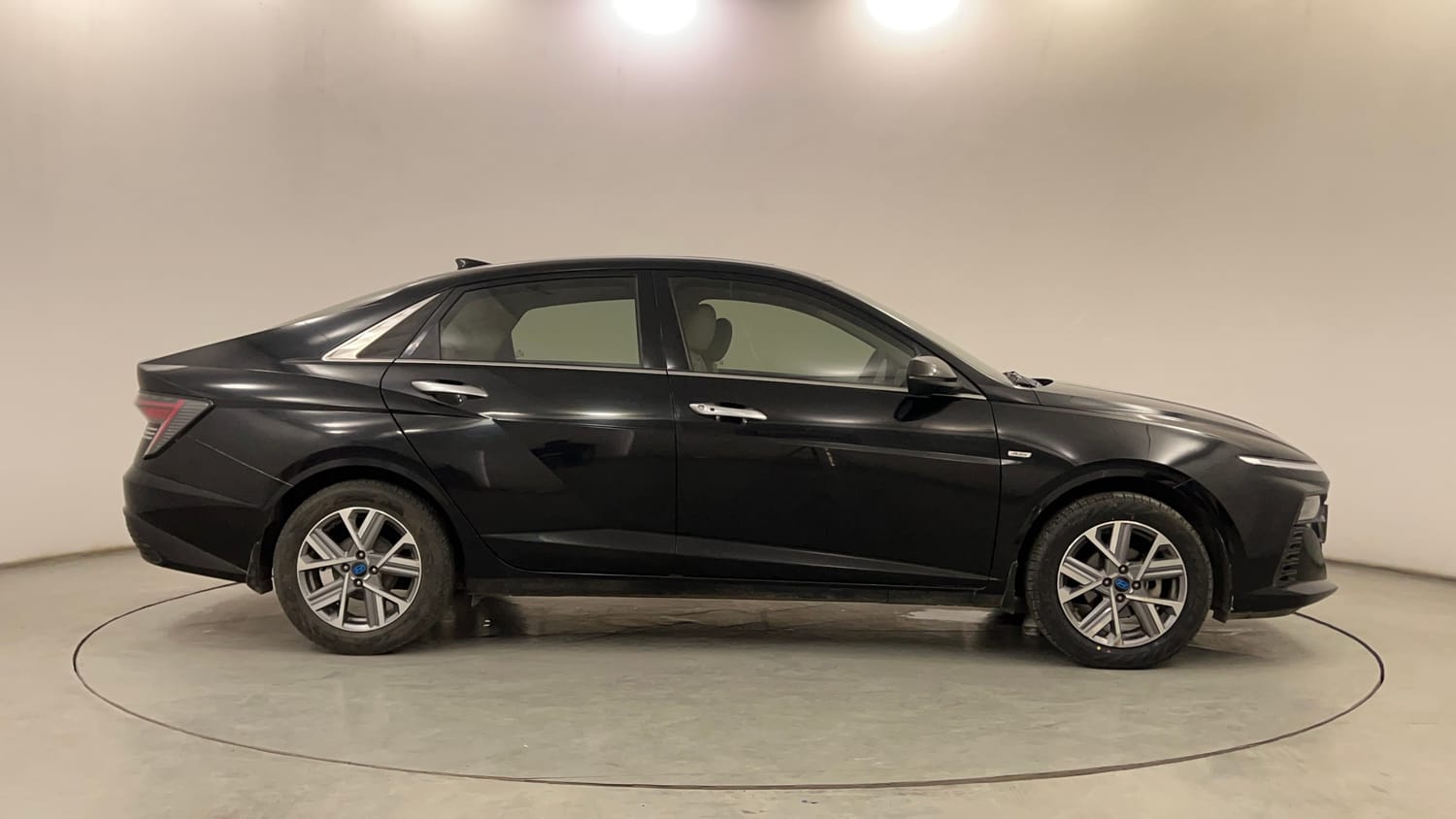 Used 2023 Hyundai Verna SX (O) 1.5 VTVT IVT Petrol Automatic exterior RIGHT SIDE VIEW