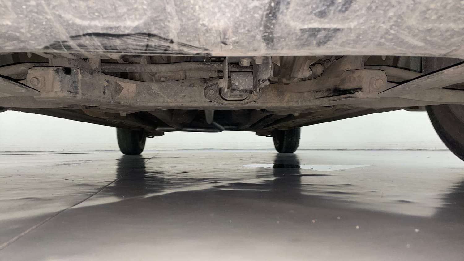 Used 2018 Hyundai Elite i20 Magna Executive 1.2 Petrol Manual extra FRONT LEFT UNDERBODY VIEW