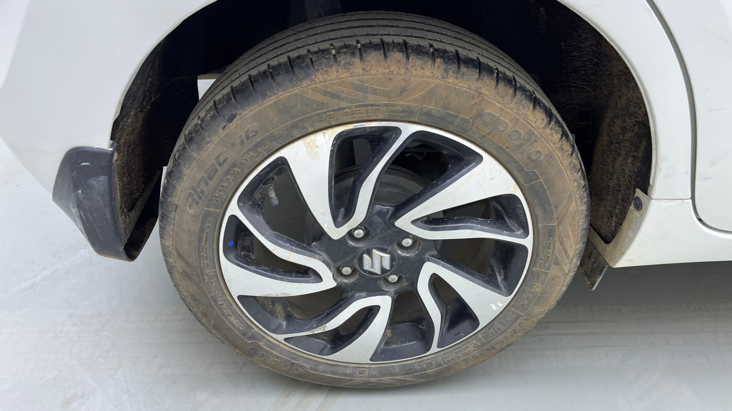 Used 2021 Maruti Suzuki Baleno Alpha Automatic Petrol Automatic tyres RIGHT REAR TYRE RIM VIEW