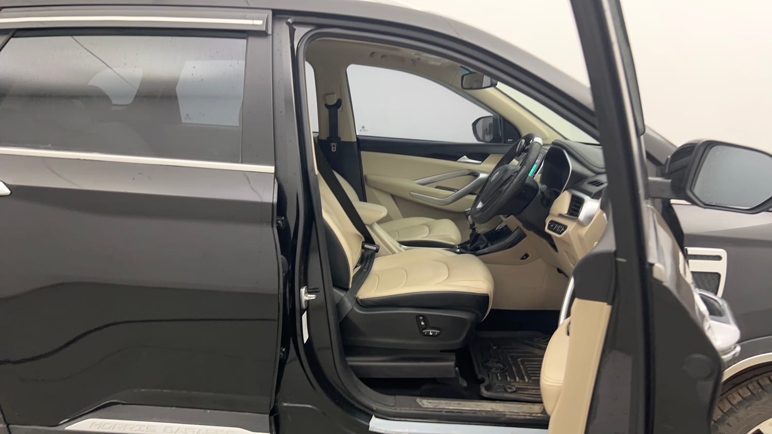 Used 2022 MG Motors Hector Sharp 1.5 Petrol Turbo Hybrid MT Hybrid Manual interior RIGHT SIDE FRONT DOOR CABIN VIEW