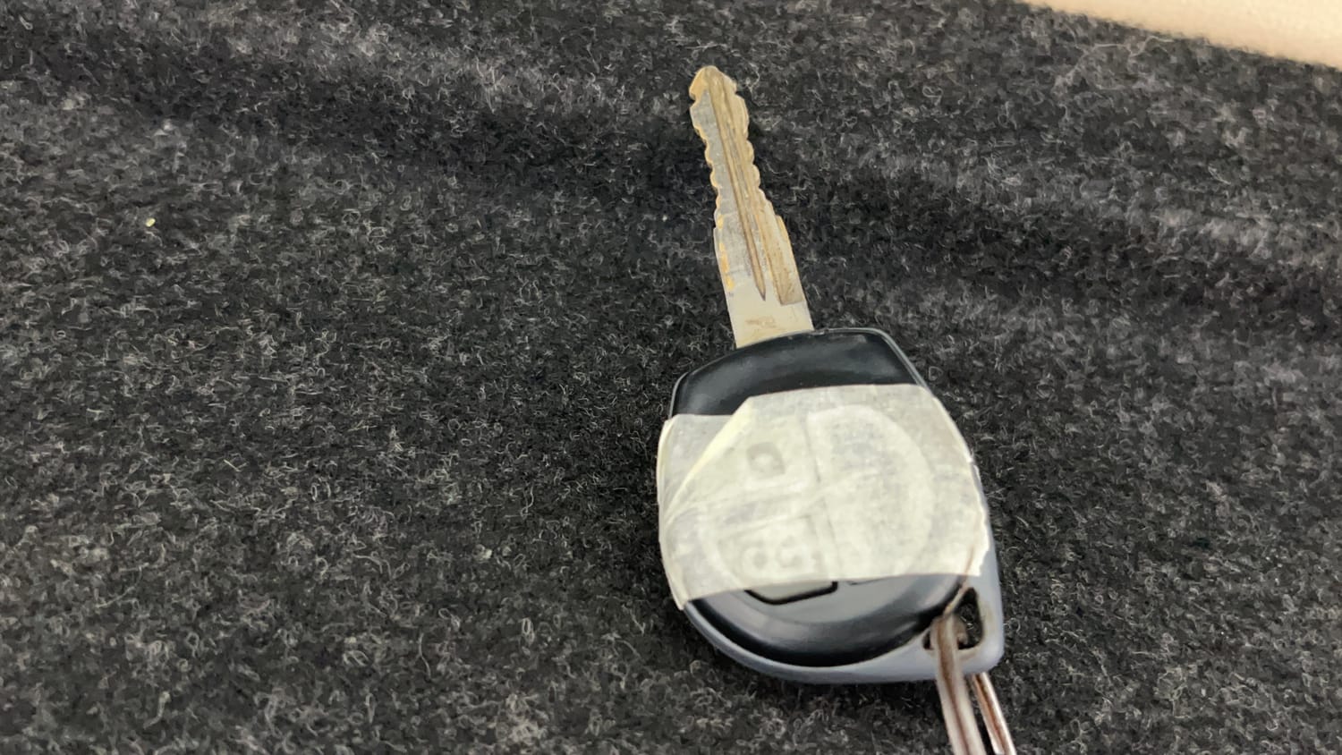 Used 2013 Maruti Suzuki Swift VXi Petrol Manual extra CAR KEY VIEW