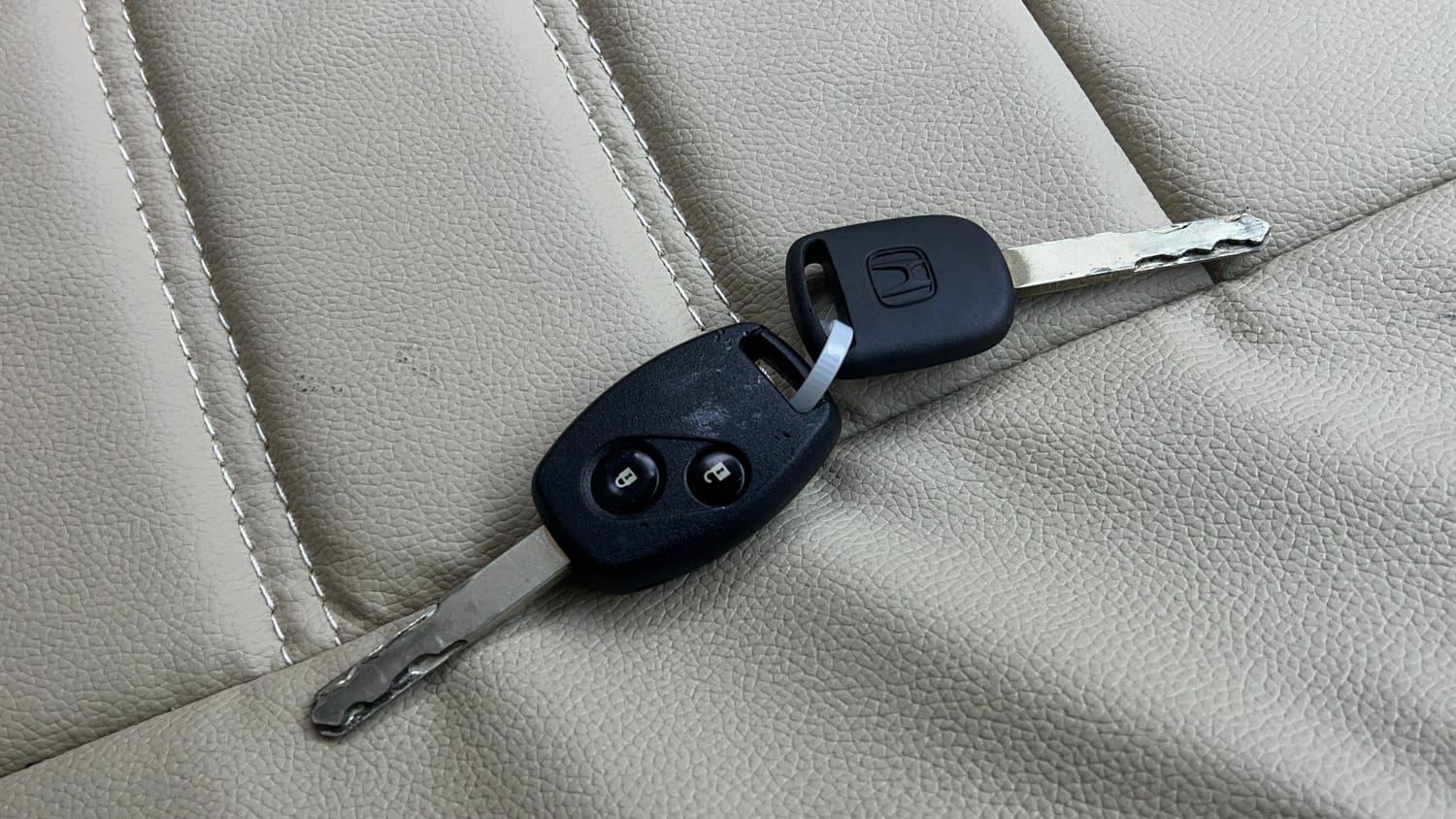 Used 2017 Honda Amaze 1.2 S i-VTEC Opt Petrol Manual extra CAR KEY VIEW