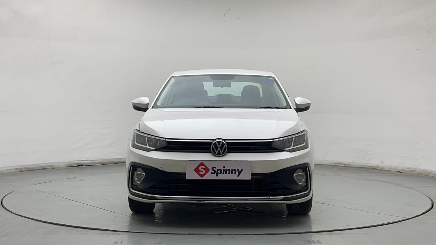 Used 2024 Volkswagen Virtus Highline 1.0 TSI MT Petrol Manual exterior FRONT VIEW