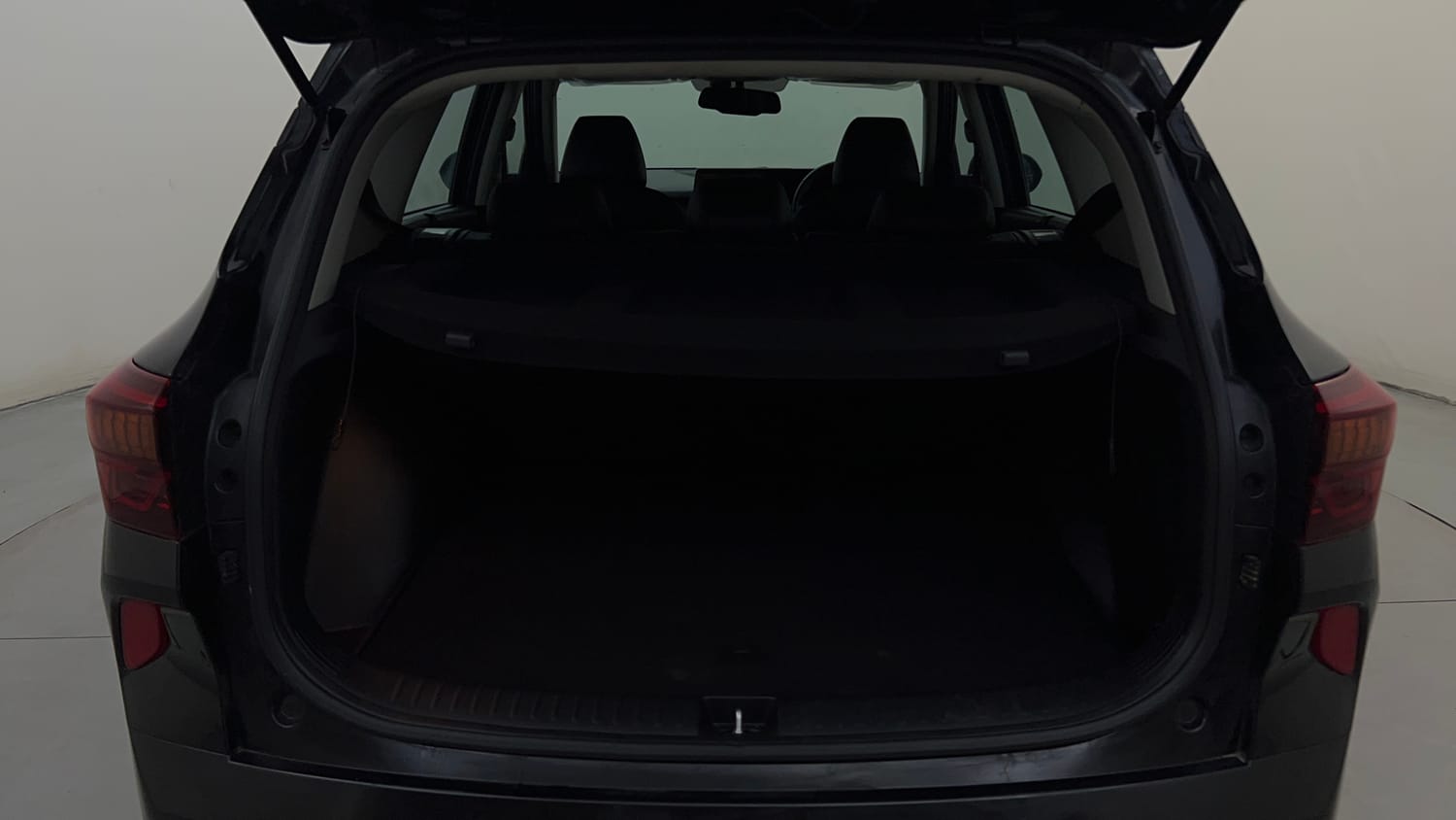 Used 2022 Kia Seltos GTX Plus 1.4 Petrol Manual interior DICKY INSIDE VIEW