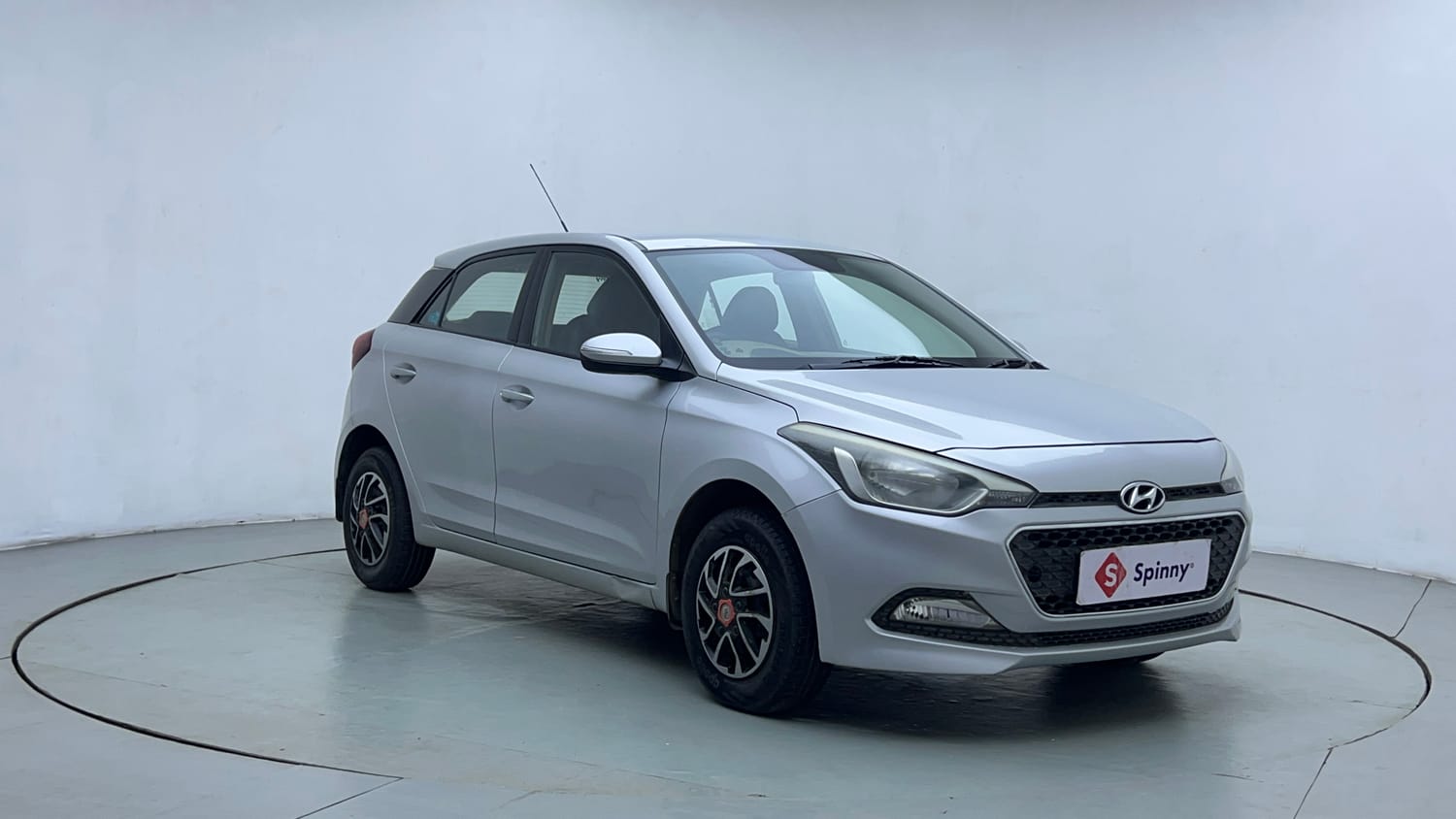 Used 2017 Hyundai Elite i20 Sportz 1.2 Petrol Manual exterior RIGHT FRONT CORNER VIEW