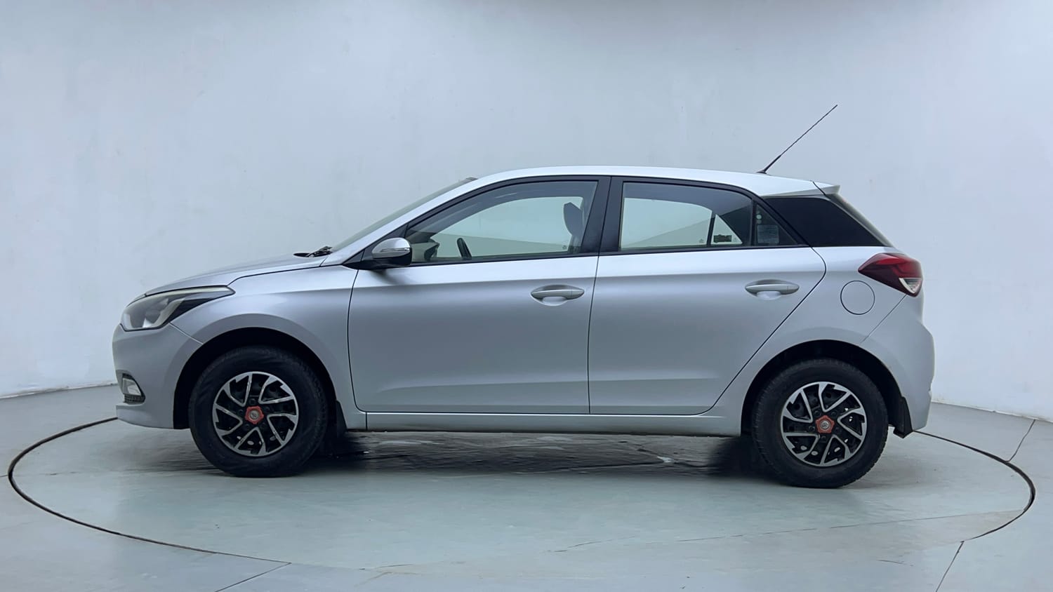 Used 2017 Hyundai Elite i20 Sportz 1.2 Petrol Manual exterior LEFT SIDE VIEW