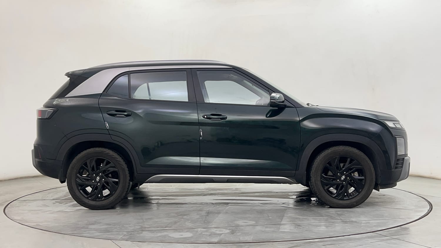 Used 2024 Hyundai Creta 1.5 MPi Petrol MT S(O) Petrol Manual exterior RIGHT SIDE VIEW