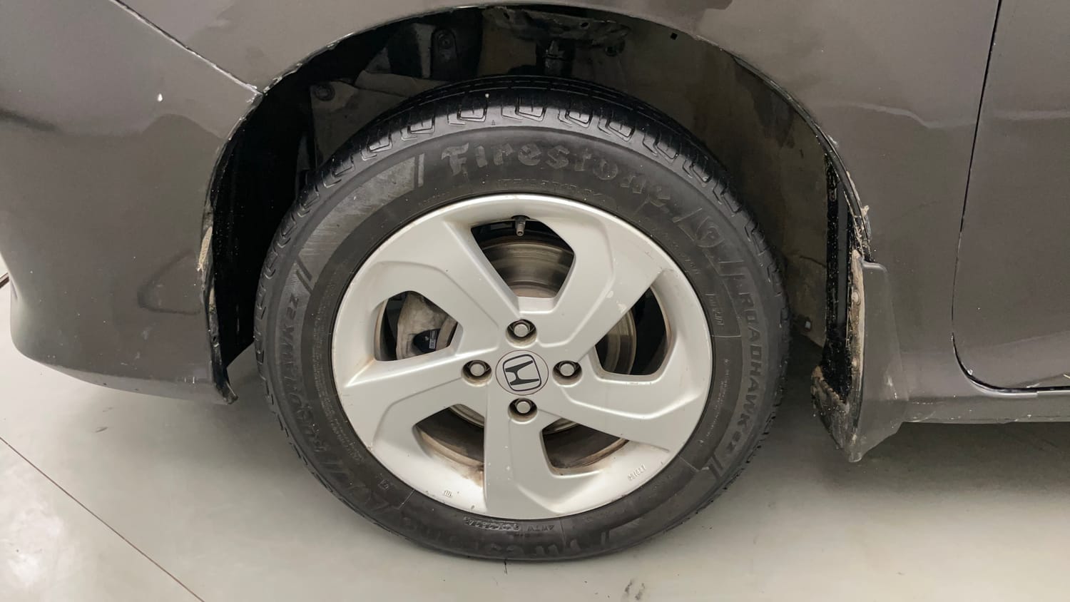 Used 2015 Honda City V Diesel Diesel Manual tyres LEFT FRONT TYRE RIM VIEW