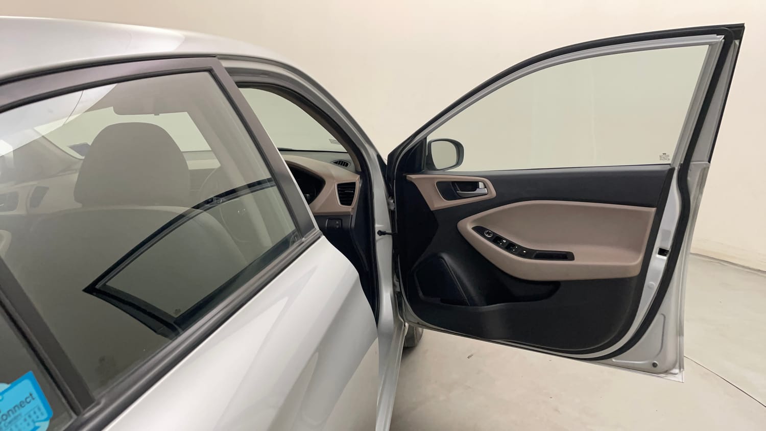 Used 2018 Hyundai Elite i20 Magna Executive 1.2 Petrol Manual interior RIGHT FRONT DOOR OPEN VIEW