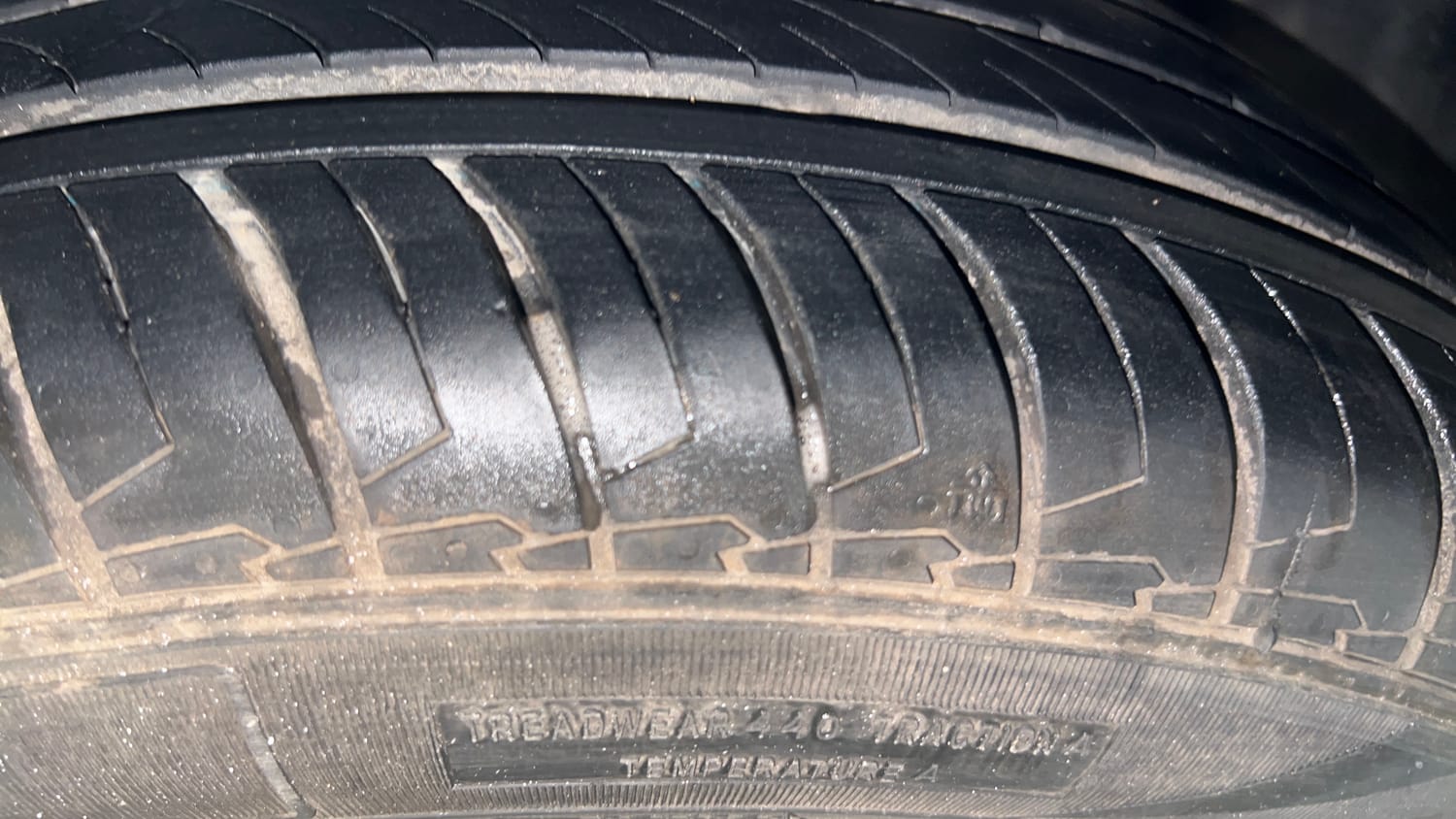 Used 2016 Ford Figo Aspire Trend 1.2 Ti-VCT Petrol Manual tyres LEFT REAR TYRE TREAD VIEW