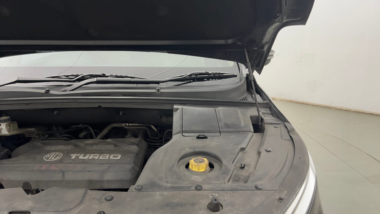 Used 2022 MG Motors Hector Sharp 1.5 Petrol Turbo Hybrid MT Hybrid Manual engine ENGINE LEFT SIDE HINGE & APRON VIEW