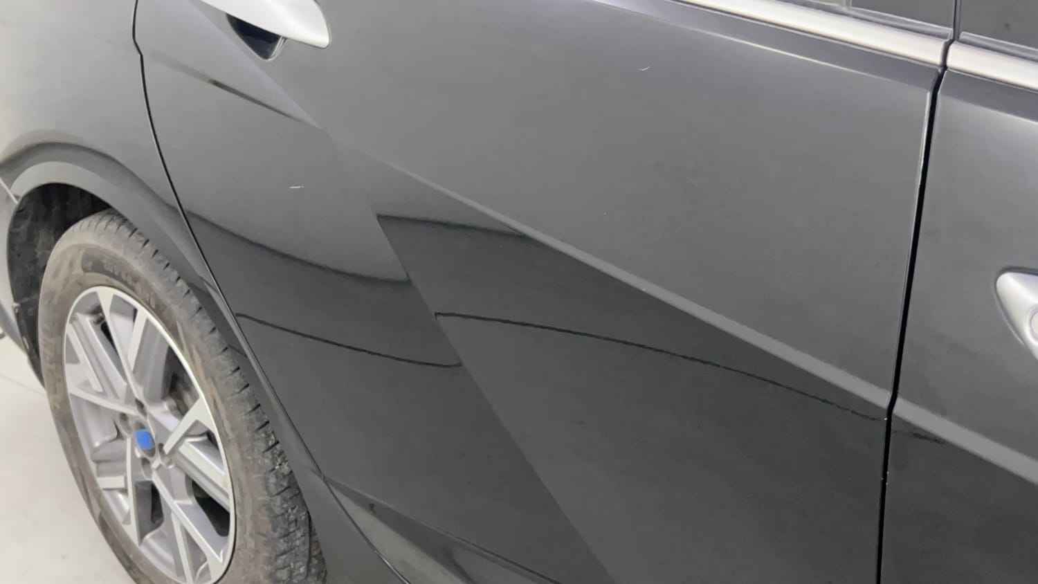 Used 2023 Hyundai Verna SX (O) 1.5 VTVT IVT Petrol Automatic dents MINOR SCRATCH