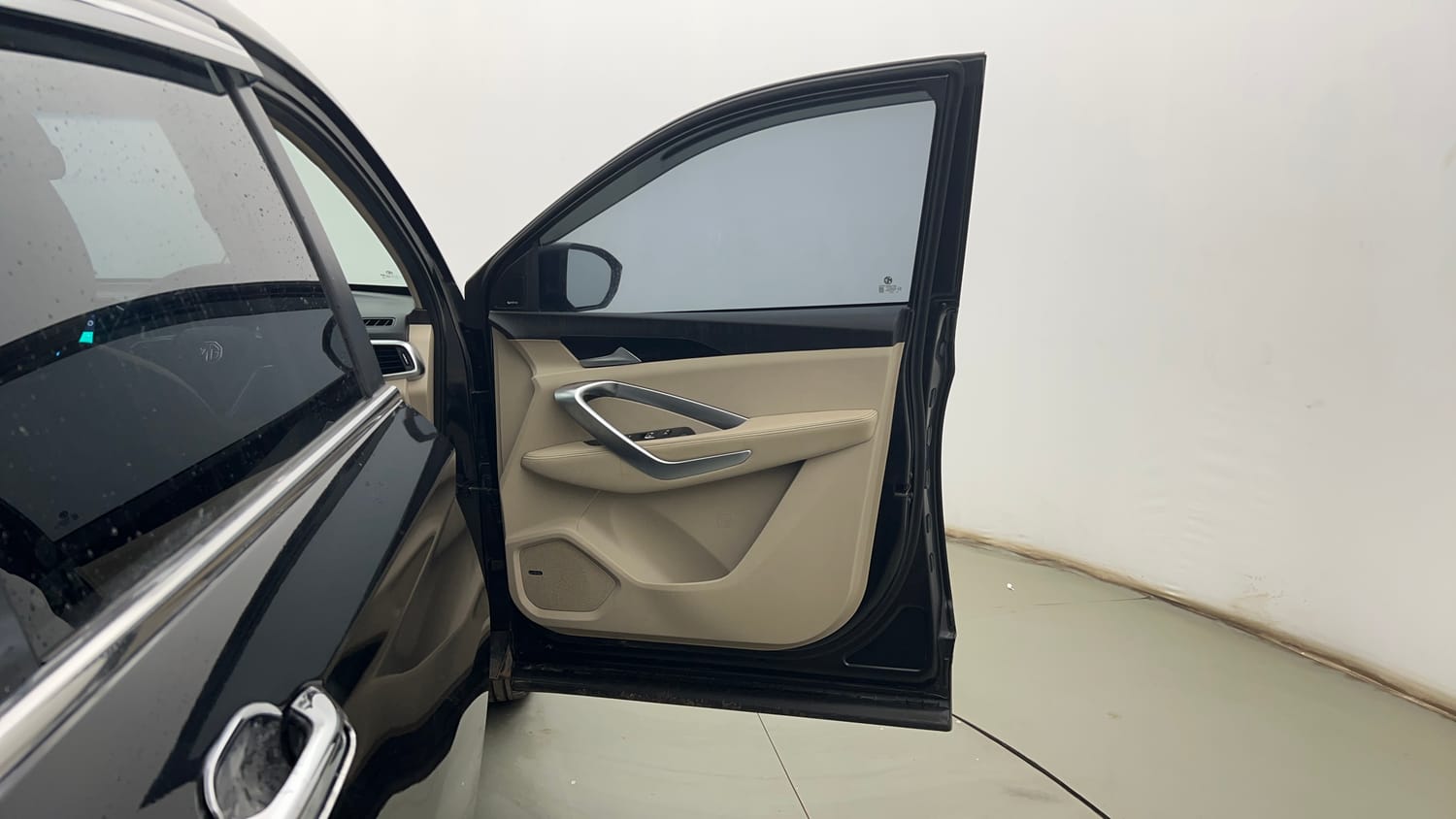 Used 2022 MG Motors Hector Sharp 1.5 Petrol Turbo Hybrid MT Hybrid Manual interior RIGHT FRONT DOOR OPEN VIEW