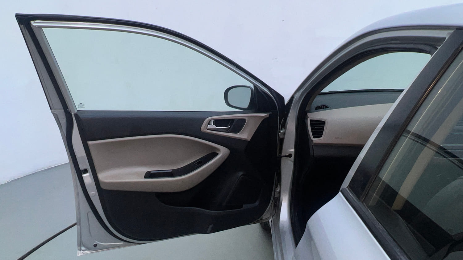 Used 2017 Hyundai Elite i20 Sportz 1.2 Petrol Manual interior LEFT FRONT DOOR OPEN VIEW