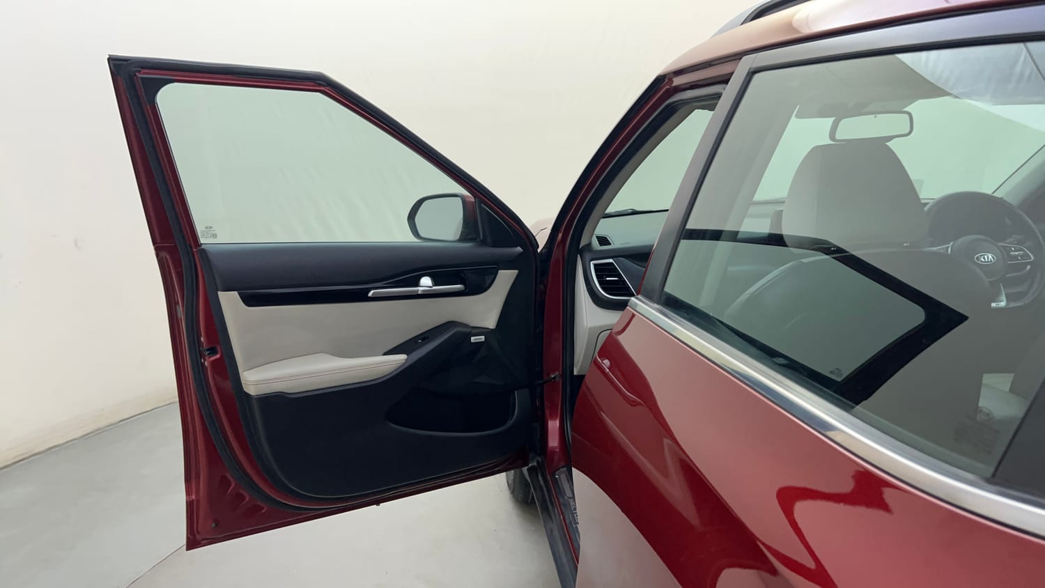 Used 2020 Kia Seltos GTX Plus 1.4 Petrol Manual interior LEFT FRONT DOOR OPEN VIEW