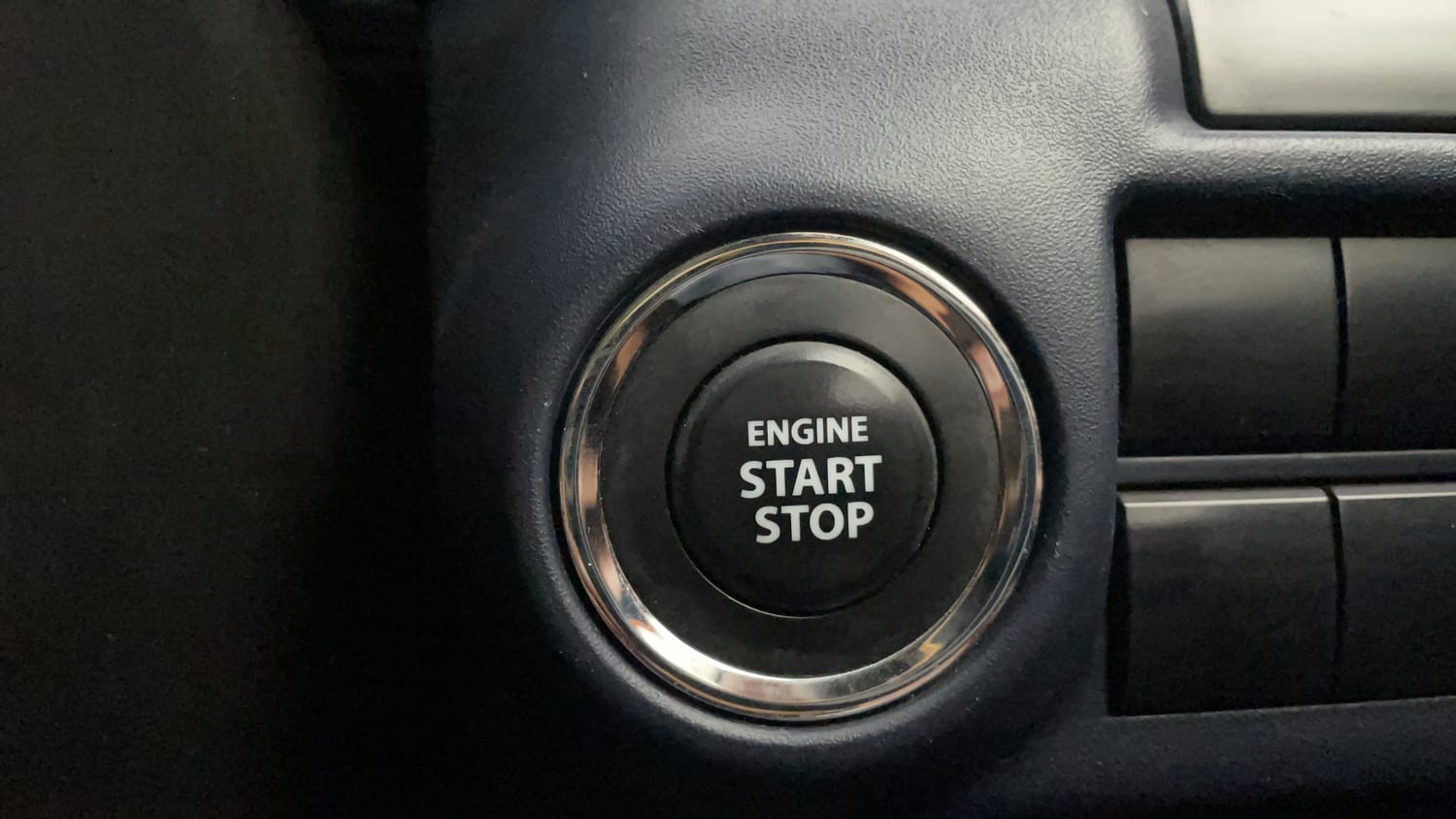 Used 2022 Maruti Suzuki Baleno Zeta AGS Petrol Automatic top_features Keyless start