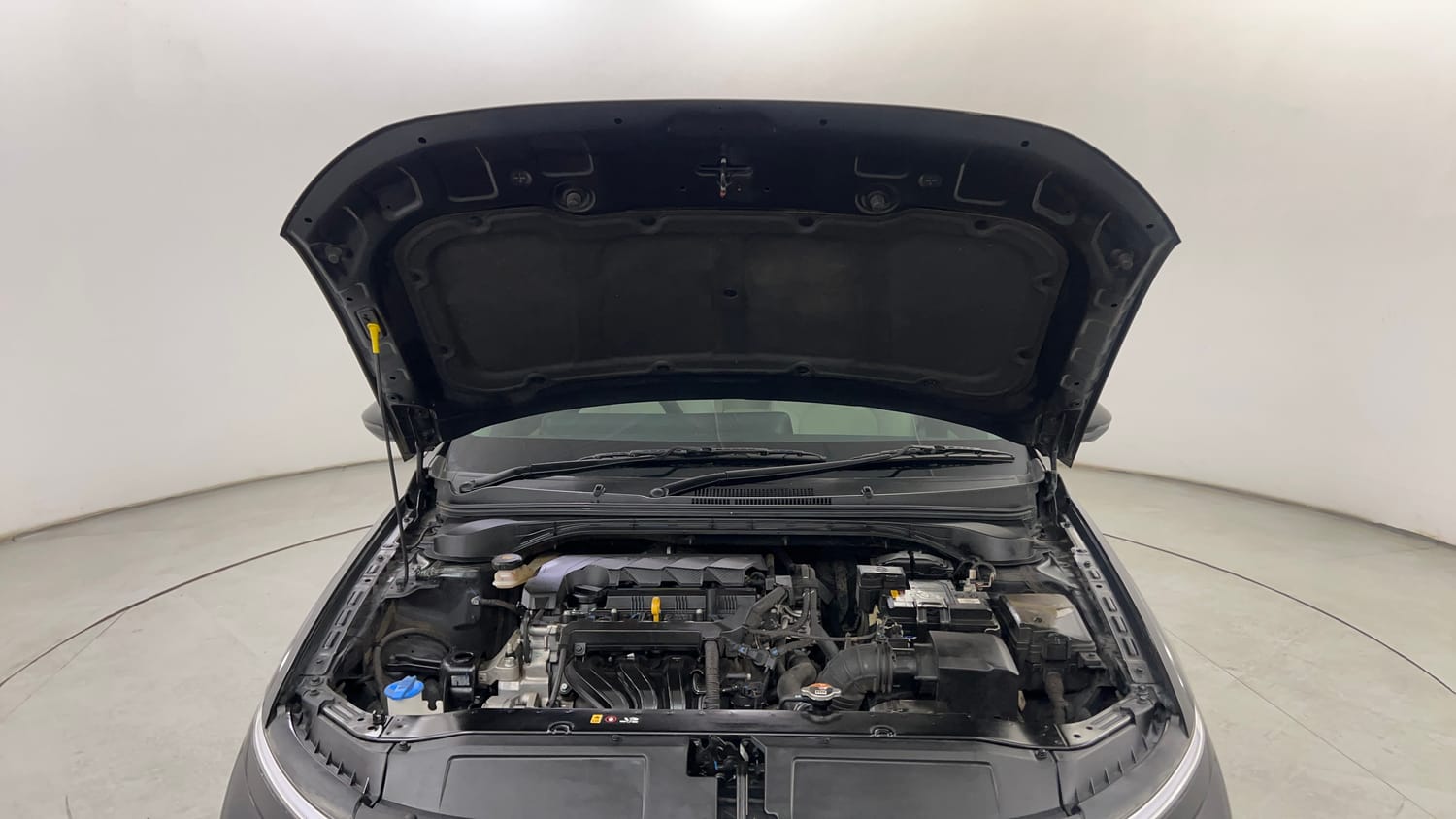 Used 2023 Hyundai Verna SX (O) 1.5 VTVT IVT Petrol Automatic engine ENGINE & BONNET OPEN FRONT VIEW