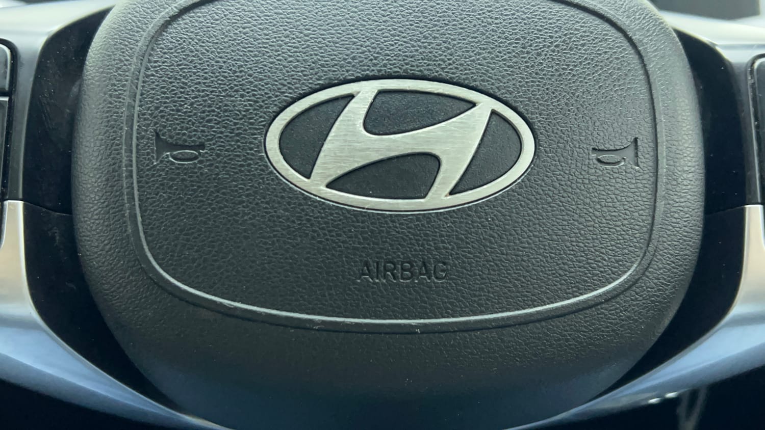 Used 2023 Hyundai Verna EX 1.5 Petrol MT Petrol Manual top_features Airbags
