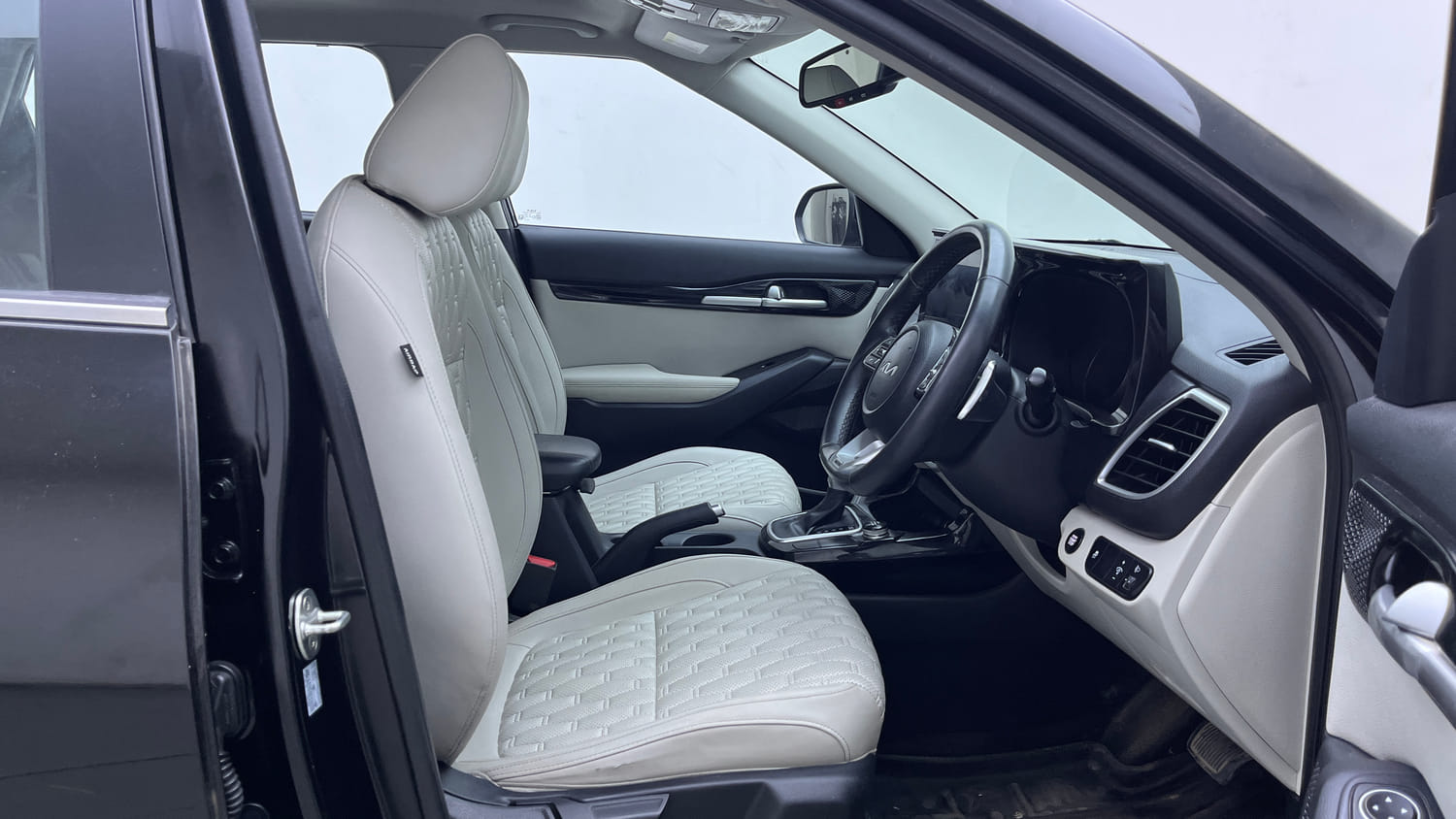Used 2022 kia Seltos HTX 1.5 IVT Petrol Automatic interior RIGHT SIDE FRONT DOOR CABIN VIEW