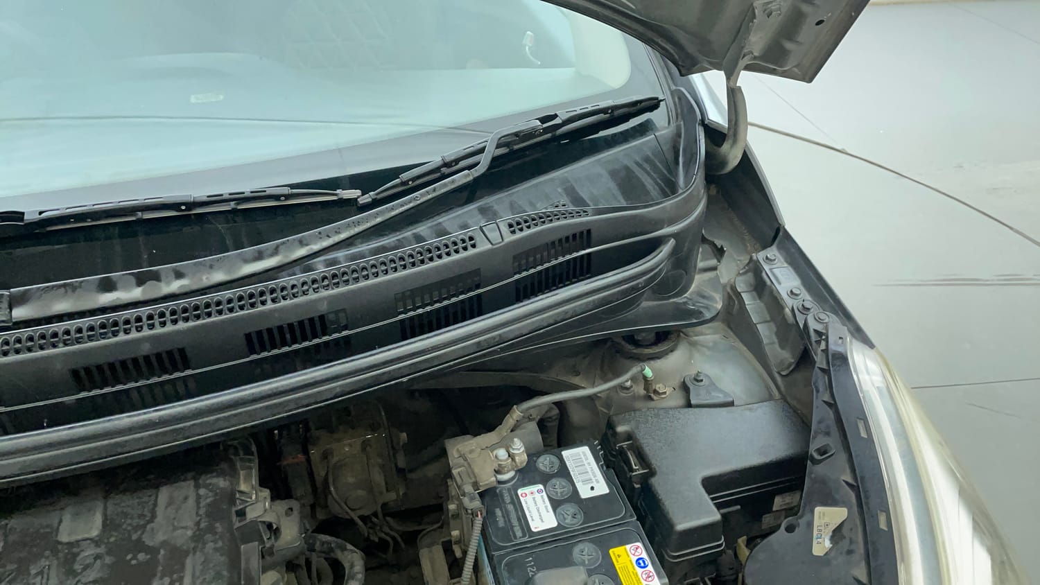Used 2017 Hyundai Grand i10 Sportz (O) AT 1.2 Kappa VTVT Petrol Automatic engine ENGINE LEFT SIDE HINGE & APRON VIEW