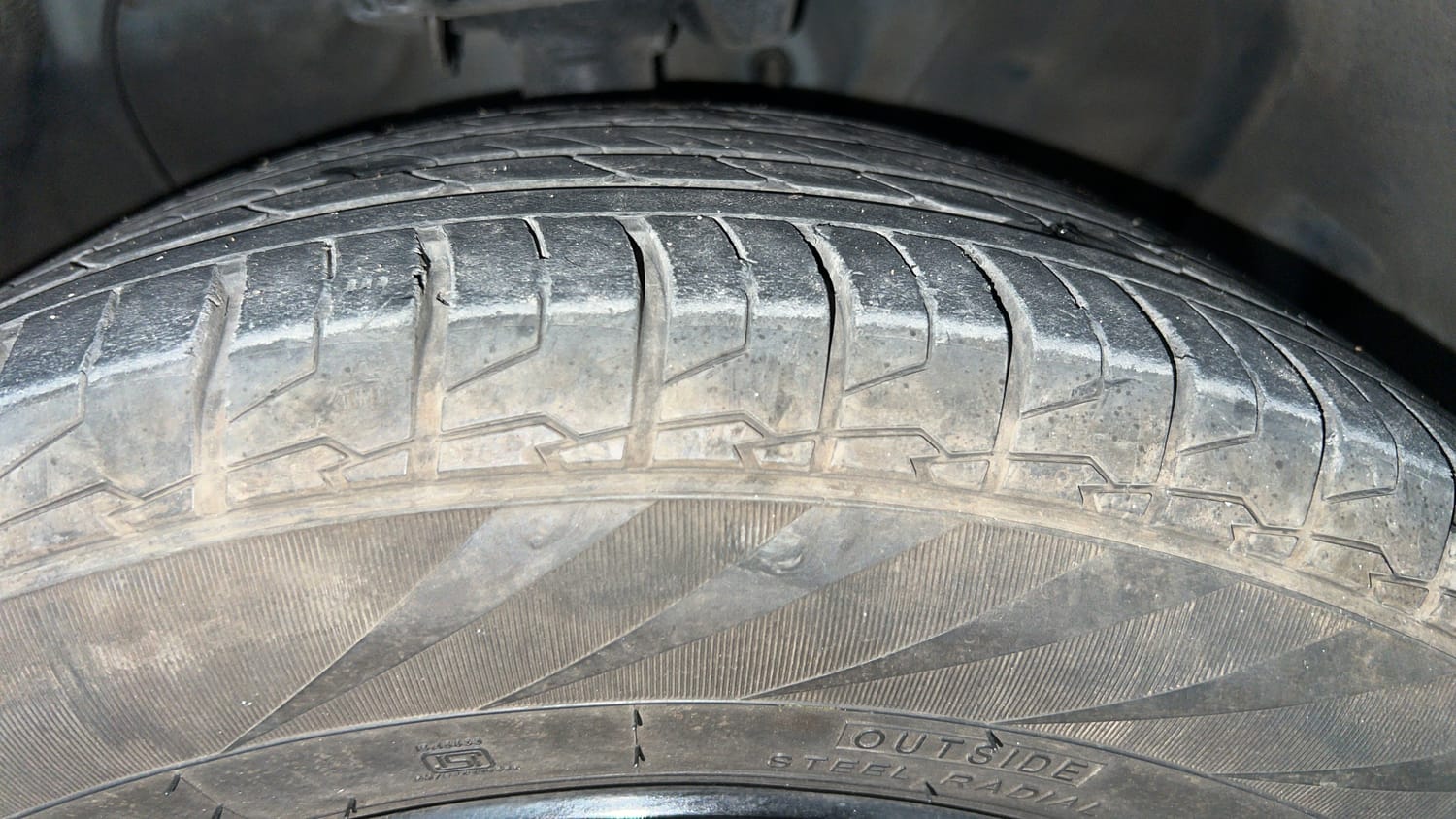 Used 2024 Hyundai Creta 1.5 MPi Petrol MT S(O) Petrol Manual tyres RIGHT FRONT TYRE TREAD VIEW
