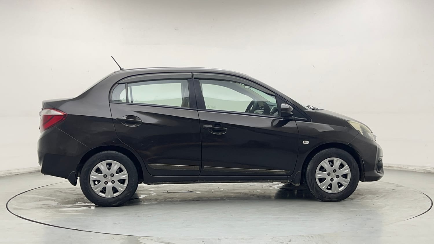 Used 2017 Honda Amaze 1.2 S i-VTEC Opt Petrol Manual exterior RIGHT SIDE VIEW