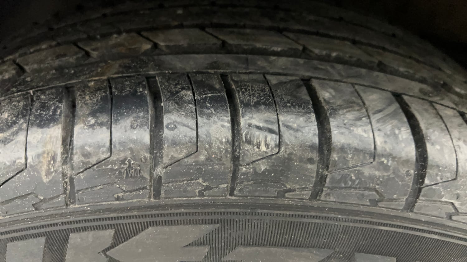 Used 2023 Hyundai Verna SX (O) 1.5 VTVT IVT Petrol Automatic tyres LEFT FRONT TYRE TREAD VIEW