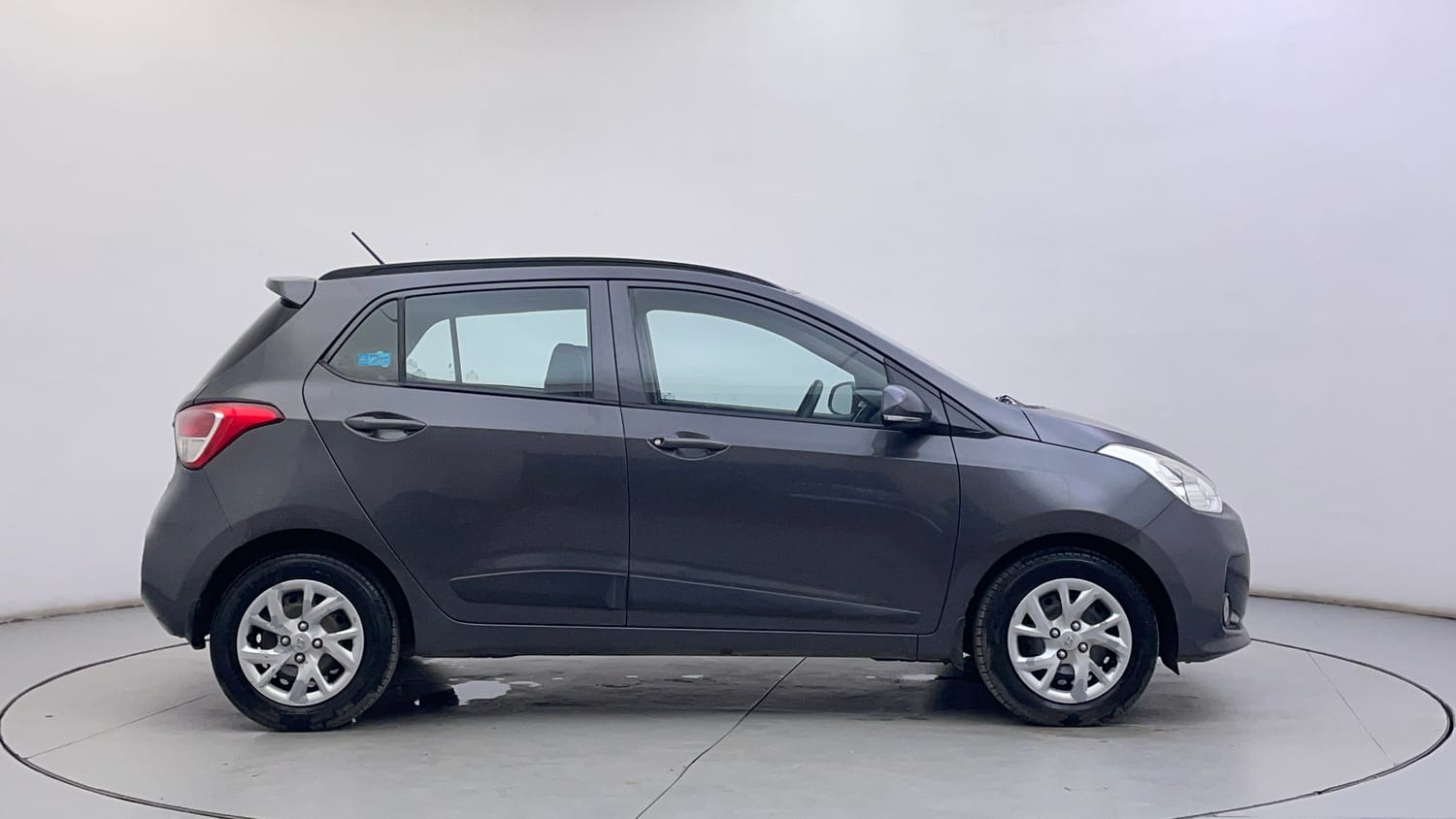 Used 2017 Hyundai Grand i10 Sportz (O) AT 1.2 Kappa VTVT Petrol Automatic exterior RIGHT SIDE VIEW