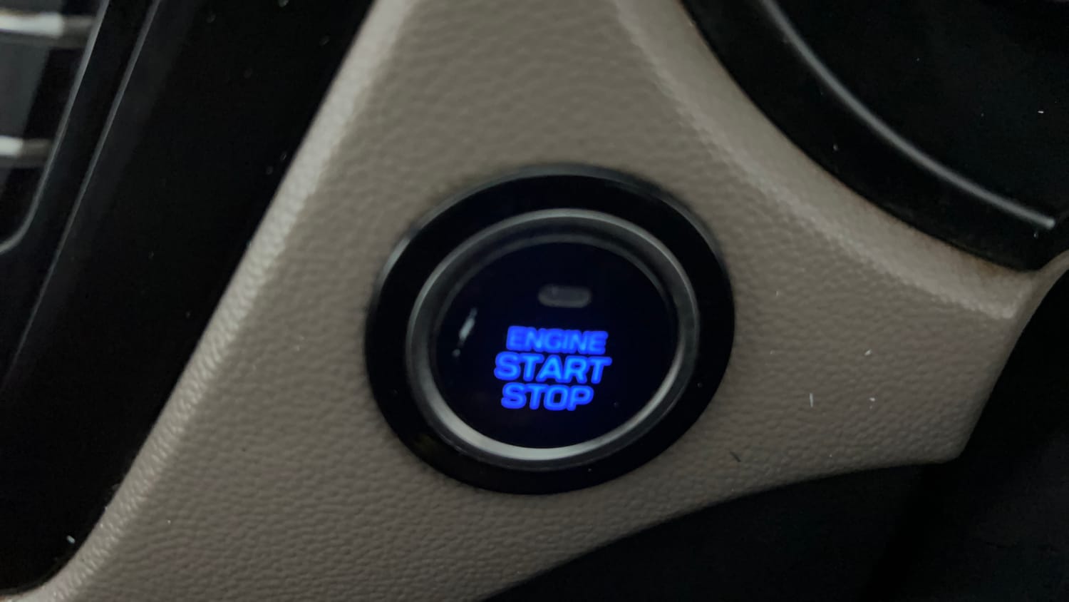 Used 2015 Hyundai Elite i20 Asta 1.2 Petrol Manual top_features Keyless start