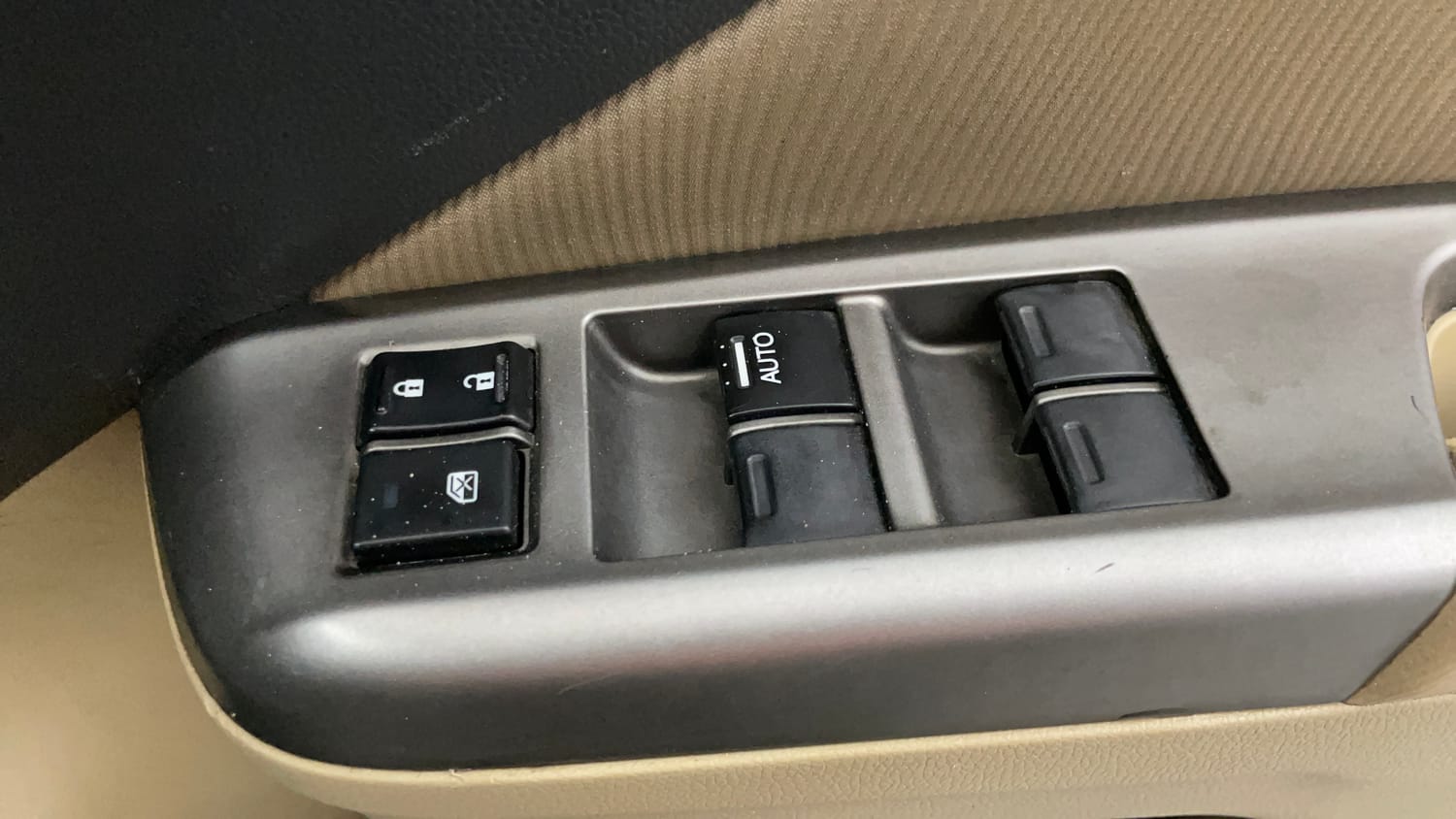 Used 2015 Honda City V Diesel Diesel Manual top_features Anti pinch power windows