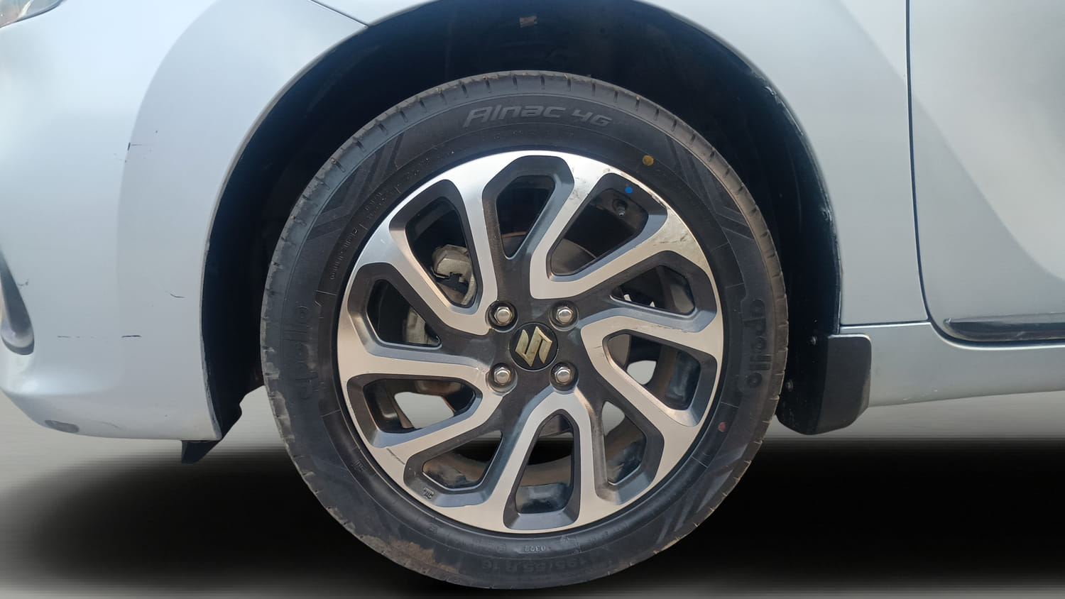 Used 2022 Maruti Suzuki Baleno Alpha MT Petrol Manual tyres LEFT FRONT TYRE RIM VIEW