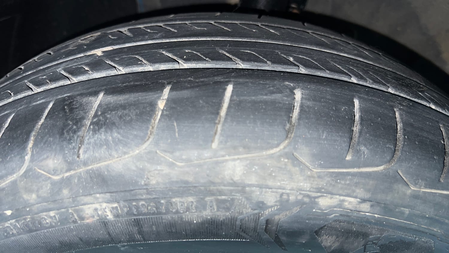 Used 2023 Hyundai Verna EX 1.5 Petrol MT Petrol Manual tyres LEFT FRONT TYRE TREAD VIEW