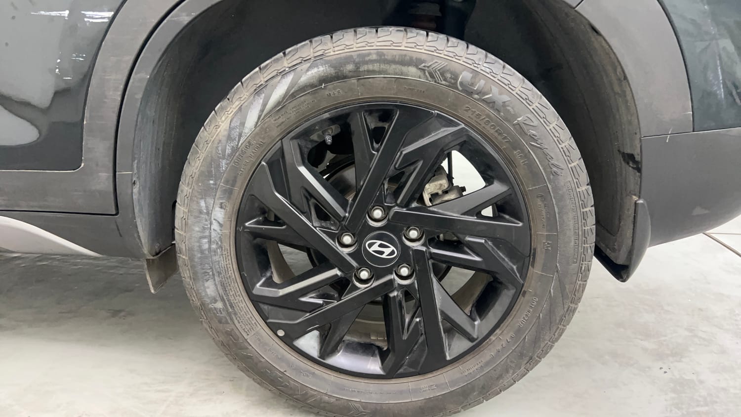 Used 2024 Hyundai Creta 1.5 MPi Petrol MT S(O) Petrol Manual tyres LEFT REAR TYRE RIM VIEW