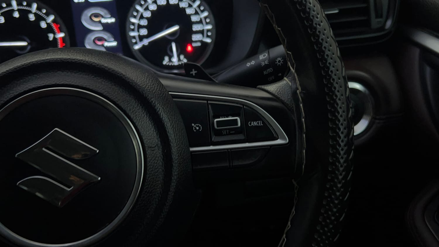 Used 2024 Maruti Suzuki Grand Vitara Zeta Smart Hybrid AT Petrol Automatic top_features Cruise control
